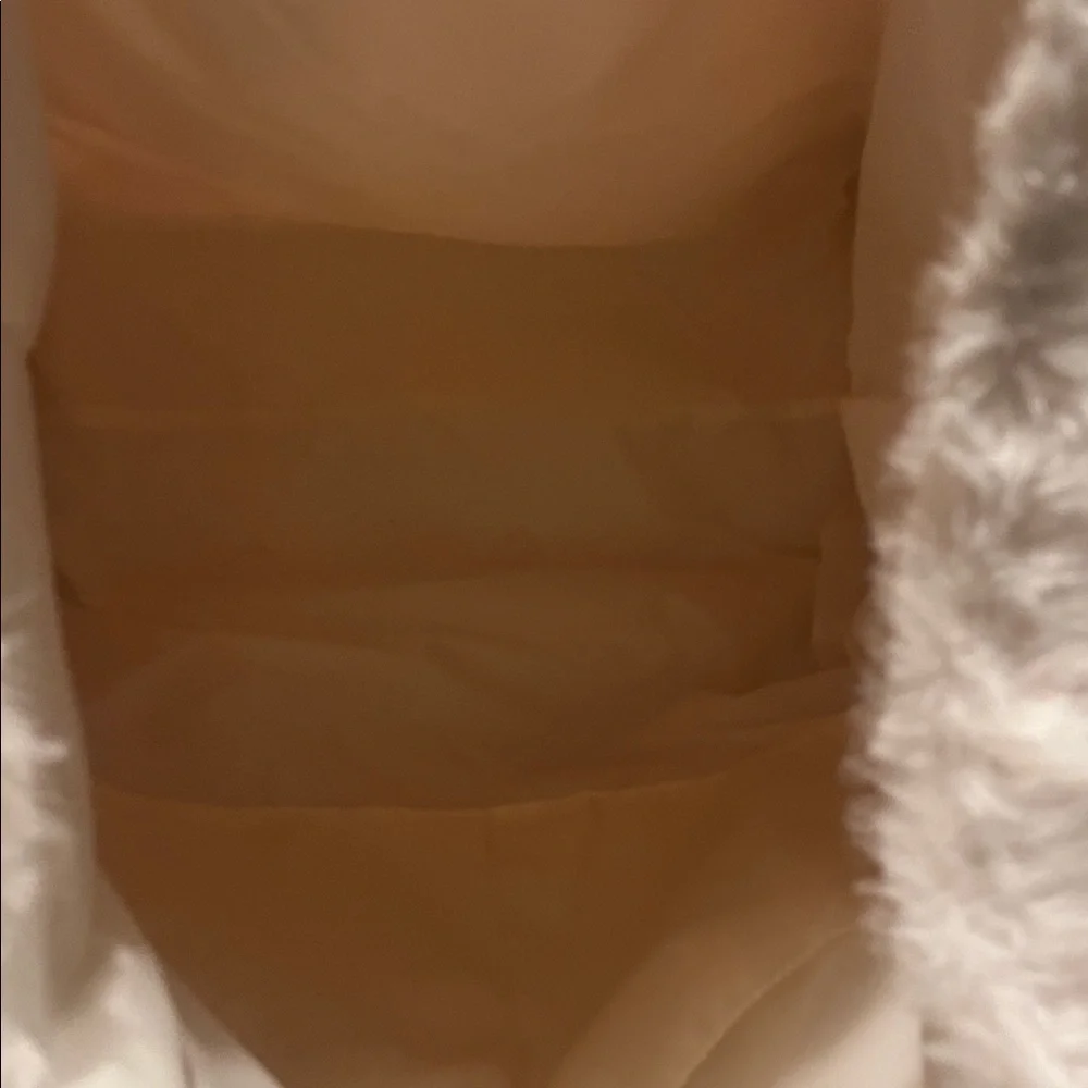 Victoria’s Secret Faux fur tote bag - Picture 5 of 8